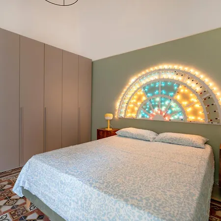 Guesthost - Moh! Creative Apartment